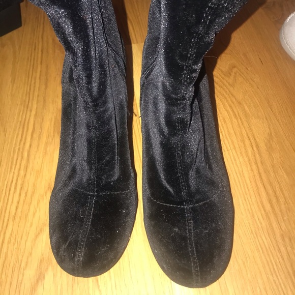 Black suede block heel booties - Picture 2 of 4
